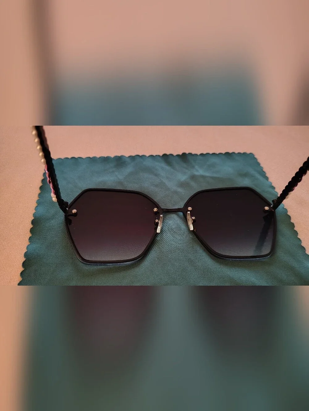 Oversized Gradient Square Sunglasses - Black